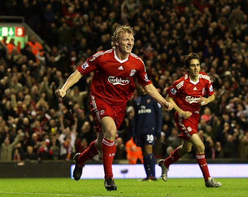 这大坏蛋！海港队庆祝夺冠时，蒋光太扒掉了古斯塔沃的裤子