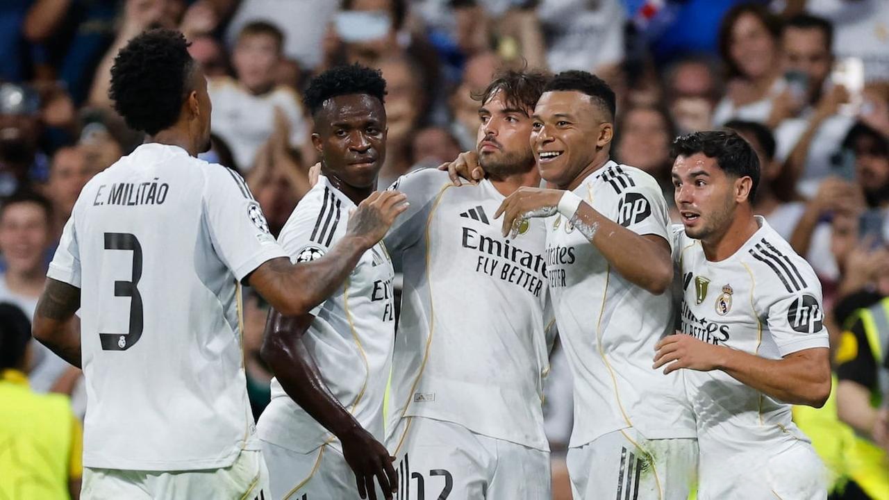 黄健翔：大力支持退役国脚去带青训，外教只能作为补充