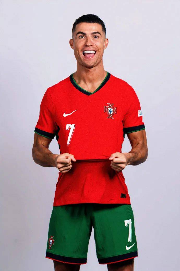 都灵官方：瓦尼亚蒂卸任体育总监一职，佩特拉奇重新接手