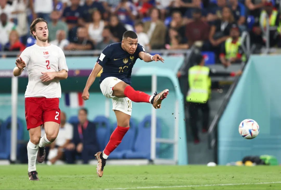 篮球勇士球星训练加量，备战强度升级