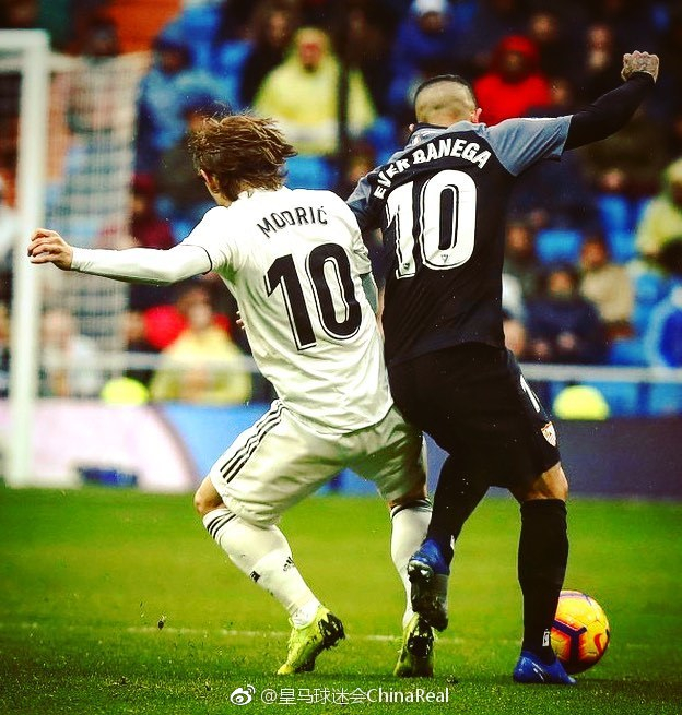 霍安：没人预料到梅西会回来，我希望他能来并和他一起踢球