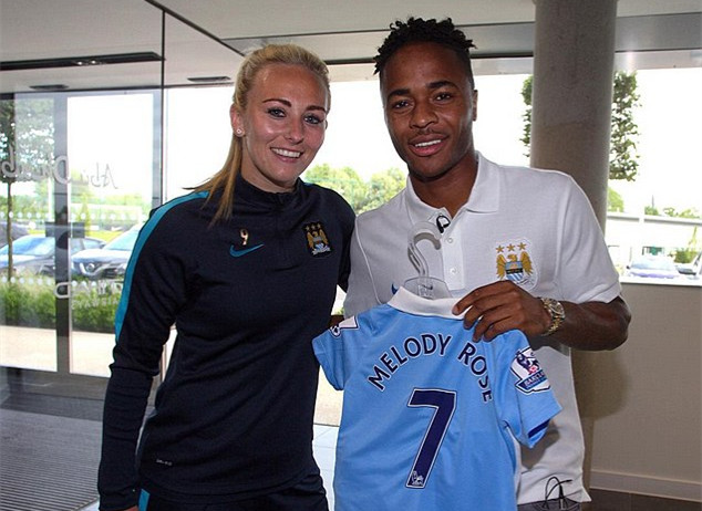 阿奇姆彭遭成都球迷种族歧视，队长王上源发文声援