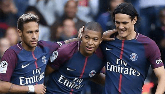 足球报：张外龙这几年一直关注铜梁龙，冲超后他独坐良久