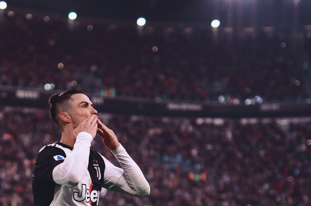 欧洲豪门公布新球场效果图，造型震撼